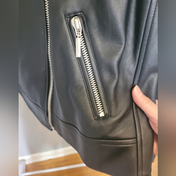 Torrid Betsey Johnson Black Faux Leather Leopard Trim Moto Jacket, BNWT, Size 2X - Picture 4 of 8